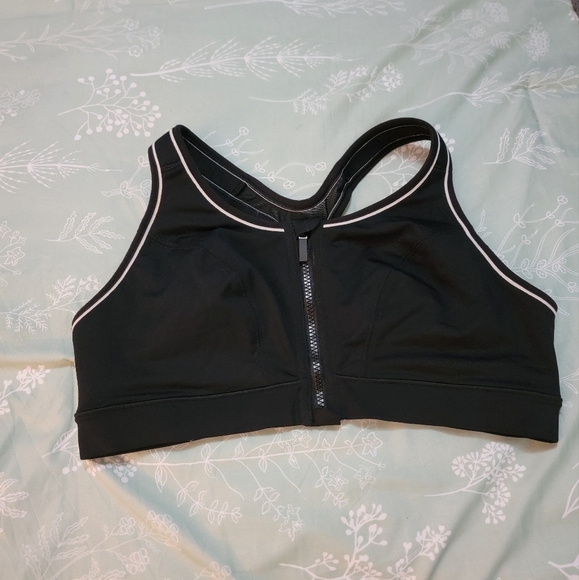 Livi Active Black and White Sports Bra Size 40C - Picture 1 of 7